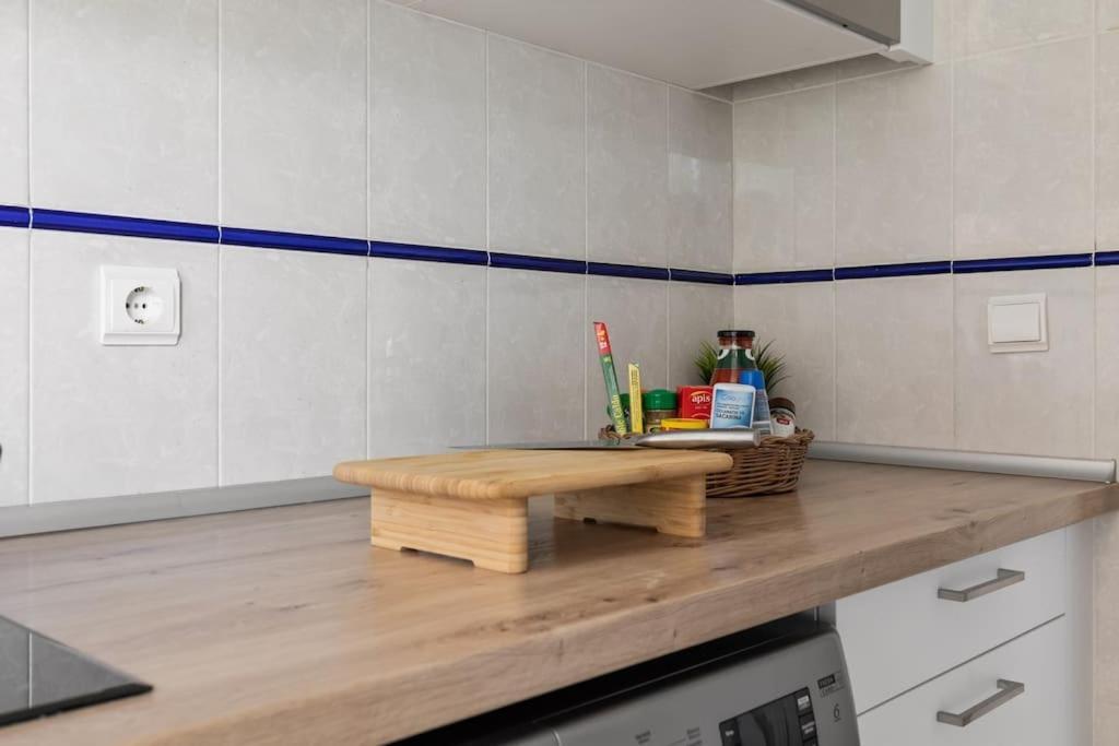 Beautiful 3 Bed Stylish & Cozy Apartment - Susanna Suite Михас Экстерьер фото
